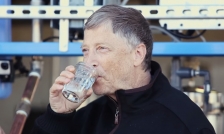 Avec la Fondation Gates, la vase des égouts se transforme en eau potable !