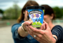 Ben & Jerry’s célèbre la loi autorisant le mariage gay aux USA 