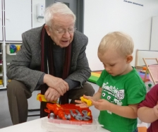 Les crèches inter-générations, une (belle) idée qui a de l\'avenir